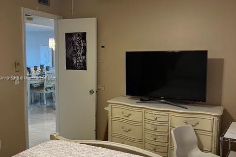 Купить кондоминиум в Пемброк-Пайнс, Флорида 2 спальни, 110.74м2, № 1970770 - фото 25