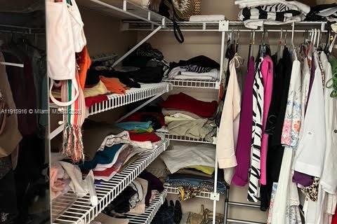 Купить кондоминиум в Пемброк-Пайнс, Флорида 2 спальни, 110.74м2, № 1970770 - фото 13