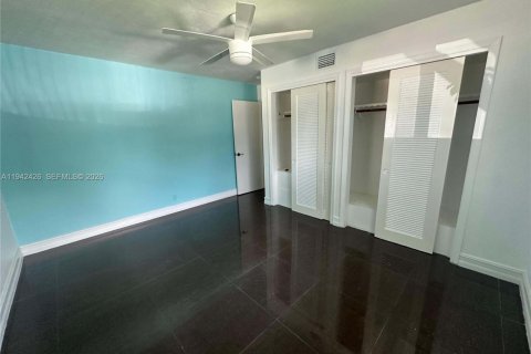 Купить виллу или дом в Тамарак, Флорида 2 спальни, 146.69м2, № 2240029 - фото 10
