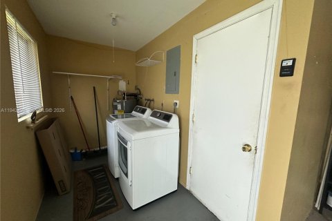 Купить виллу или дом в Тамарак, Флорида 2 спальни, 146.69м2, № 2240029 - фото 16
