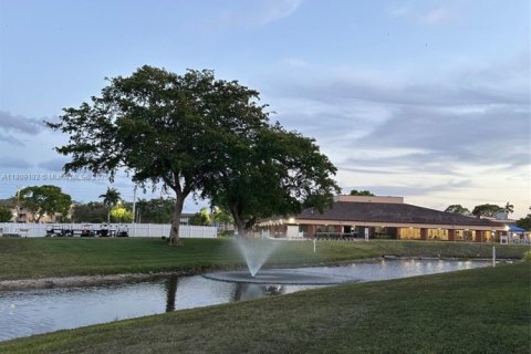 Copropriété à vendre à Sunrise, Floride: 2 chambres, 106.47 m2 № 1750445 - photo 21