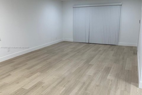 Copropriété à vendre à Sunrise, Floride: 2 chambres, 106.47 m2 № 1750445 - photo 5