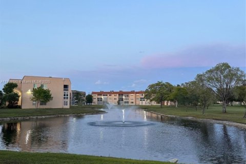 Copropriété à vendre à Sunrise, Floride: 2 chambres, 106.47 m2 № 1750445 - photo 20