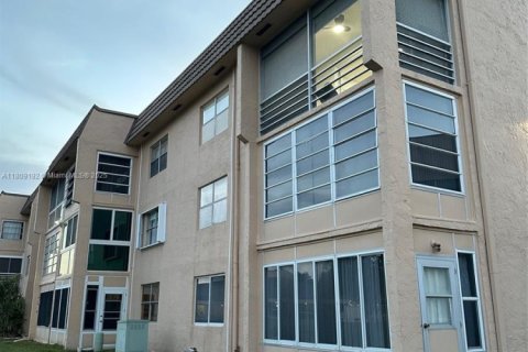 Copropriété à vendre à Sunrise, Floride: 2 chambres, 106.47 m2 № 1750445 - photo 22