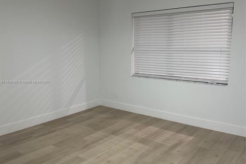 Copropriété à vendre à Sunrise, Floride: 2 chambres, 106.47 m2 № 1750445 - photo 15