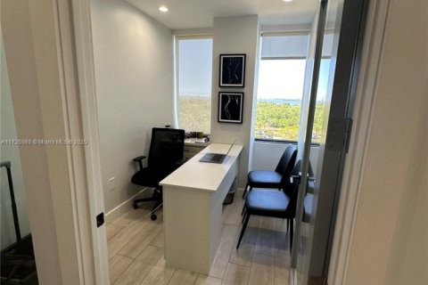 Commercial property in Miami, Florida № 1861811 - photo 21