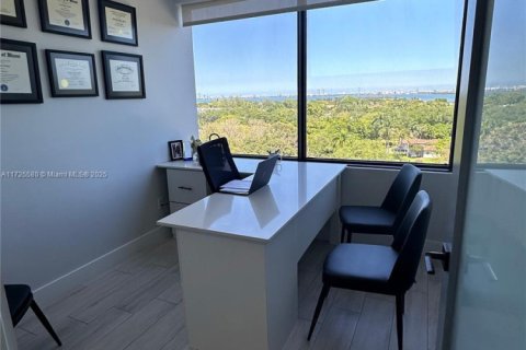 Commercial property in Miami, Florida № 1861811 - photo 10