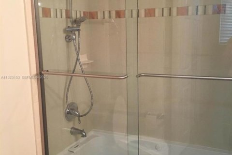 Copropriété à vendre à West Palm Beach, Floride: 2 chambres, 99.03 m2 № 1976900 - photo 3