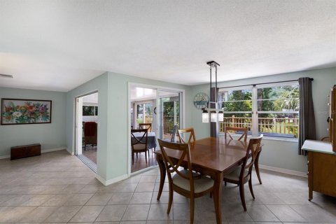 Commercial property in Bradenton, Florida 4 bedrooms, 287.72 sq.m. № 1621826 - photo 15