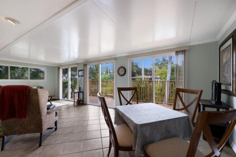 Commercial property in Bradenton, Florida 4 bedrooms, 287.72 sq.m. № 1621826 - photo 18