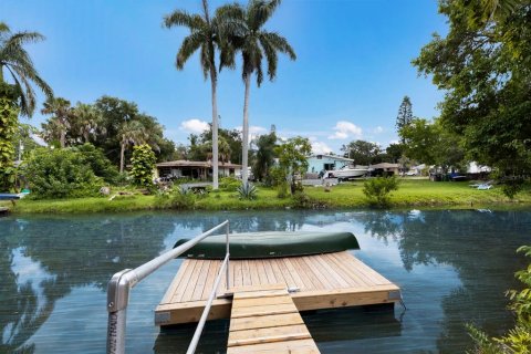 Commercial property in Bradenton, Florida 4 bedrooms, 287.72 sq.m. № 1621826 - photo 3