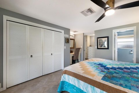 Commercial property in Bradenton, Florida 4 bedrooms, 287.72 sq.m. № 1621826 - photo 23