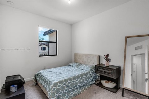 Townhouse in Miami, Florida 3 bedrooms, 157.38 sq.m. № 1699910 - photo 27
