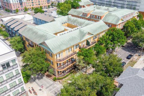 Condo in Gainesville, Florida, 2 bedrooms № 2233318 - photo 2