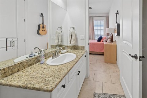 Condo in Gainesville, Florida, 2 bedrooms № 2233318 - photo 29