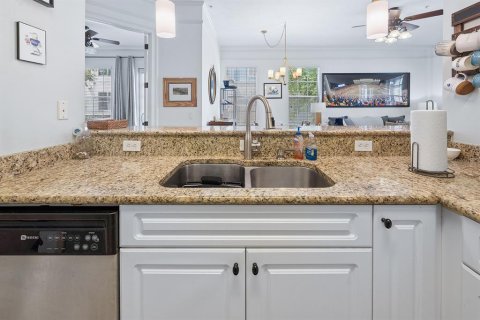 Condo in Gainesville, Florida, 2 bedrooms № 2233318 - photo 14