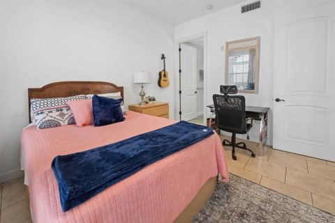 Condo in Gainesville, Florida, 2 bedrooms № 2233318 - photo 27