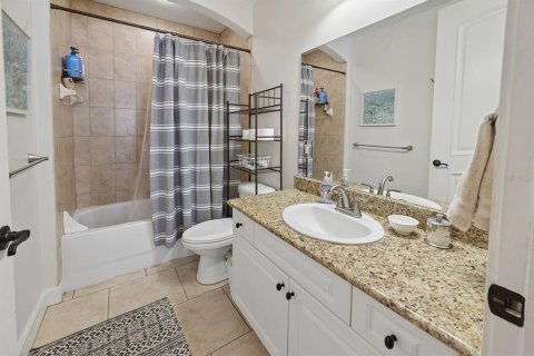 Condo in Gainesville, Florida, 2 bedrooms № 2233318 - photo 28