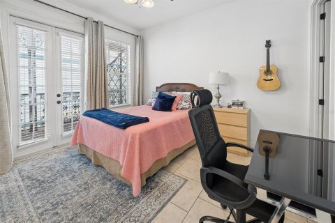 Condo in Gainesville, Florida, 2 bedrooms № 2233318 - photo 26