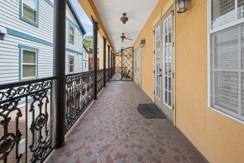 Condo in Gainesville, Florida, 2 bedrooms № 2233318 - photo 17
