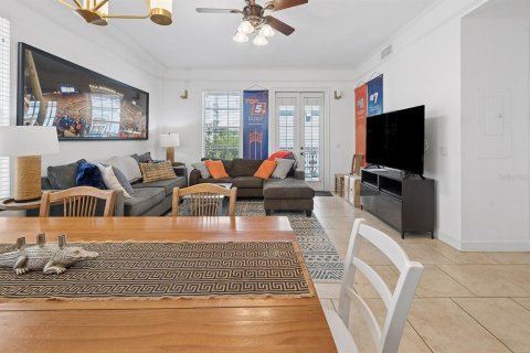 Condo in Gainesville, Florida, 2 bedrooms № 2233318 - photo 9