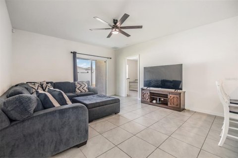 House in Wesley Chapel, Florida 3 bedrooms, 140.84 sq.m. № 1744473 - photo 15