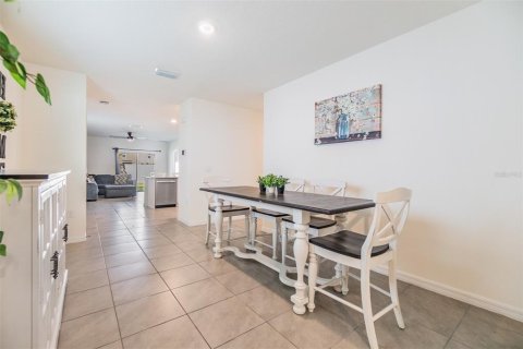 House in Wesley Chapel, Florida 3 bedrooms, 140.84 sq.m. № 1744473 - photo 14