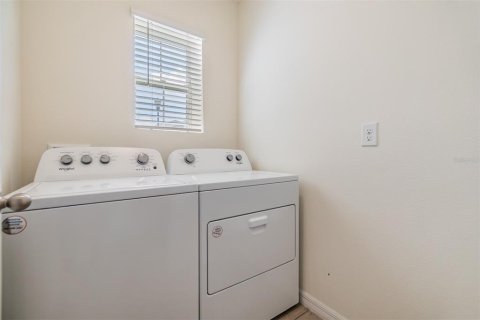 House in Wesley Chapel, Florida 3 bedrooms, 140.84 sq.m. № 1744473 - photo 13