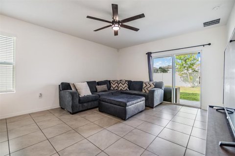 House in Wesley Chapel, Florida 3 bedrooms, 140.84 sq.m. № 1744473 - photo 17