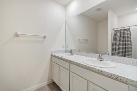 House in Wesley Chapel, Florida 3 bedrooms, 140.84 sq.m. № 1744473 - photo 6