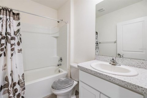 House in Wesley Chapel, Florida 3 bedrooms, 140.84 sq.m. № 1744473 - photo 12