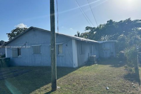Commercial property in Homestead, Florida 230.77 sq.m. № 1684395 - photo 5