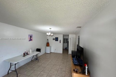 Commercial property in Homestead, Florida 230.77 sq.m. № 1684395 - photo 8