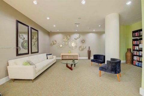 Condominio en alquiler en Miami Beach, Florida, 2 dormitorios, 97.08 m2 № 2057364 - foto 10