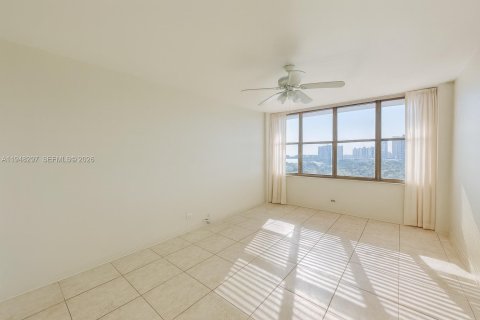 Condominio en alquiler en Miami Beach, Florida, 2 dormitorios, 97.08 m2 № 2057364 - foto 4