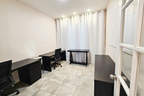Villa ou maison à louer à Kissimmee, Floride: 4 chambres, 219.71 m2 № 2431707 - photo 6