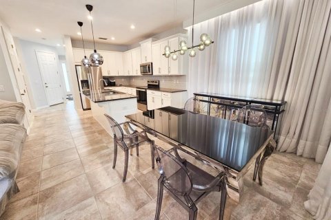 Villa ou maison à louer à Kissimmee, Floride: 4 chambres, 219.71 m2 № 2431707 - photo 8