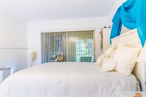 Купить кондоминиум в Холливуд, Флорида 1 спальня, 67.82м2, № 2005761 - фото 11