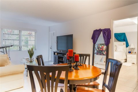 Купить кондоминиум в Холливуд, Флорида 1 спальня, 67.82м2, № 2005761 - фото 6