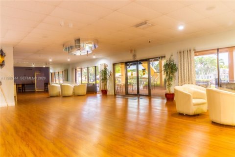 Купить кондоминиум в Холливуд, Флорида 1 спальня, 67.82м2, № 2005761 - фото 20