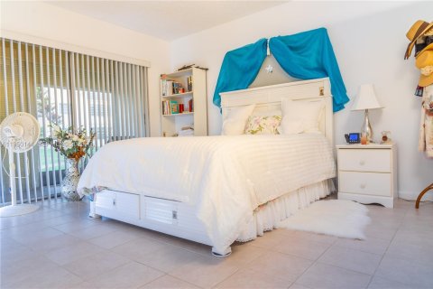 Купить кондоминиум в Холливуд, Флорида 1 спальня, 67.82м2, № 2005761 - фото 9