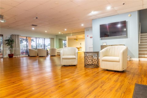 Купить кондоминиум в Холливуд, Флорида 1 спальня, 67.82м2, № 2005761 - фото 16