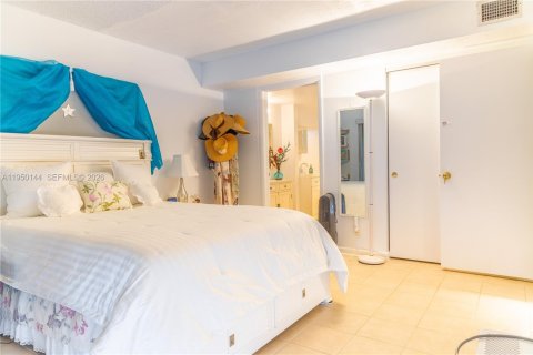 Купить кондоминиум в Холливуд, Флорида 1 спальня, 67.82м2, № 2005761 - фото 10