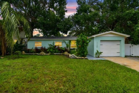 Casa en venta en Gulfport, Florida, 4 dormitorios, 161.46 m2 № 1835884 - foto 1