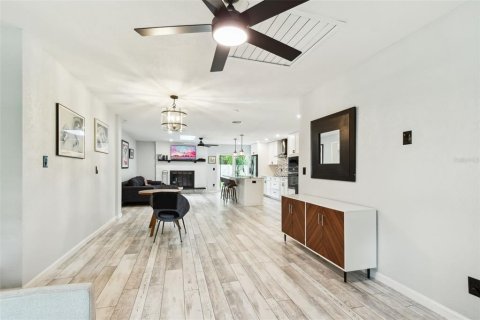 Casa en venta en Gulfport, Florida, 4 dormitorios, 161.46 m2 № 1835884 - foto 10