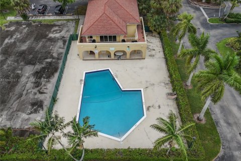 Купить кондоминиум в Корал-Спрингс, Флорида 2 спальни, 106.84м2, № 1957799 - фото 28