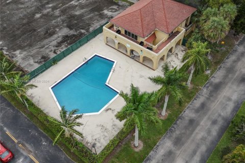 Купить кондоминиум в Корал-Спрингс, Флорида 2 спальни, 106.84м2, № 1957799 - фото 27