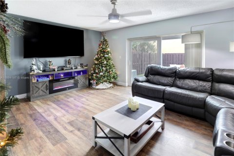 Купить кондоминиум в Корал-Спрингс, Флорида 2 спальни, 106.84м2, № 1957799 - фото 8