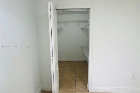 Copropriété à vendre à Miami, Floride: 1 chambre, 46.92 m2 № 1949455 - photo 12