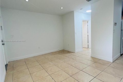 Copropriété à vendre à Miami, Floride: 1 chambre, 46.92 m2 № 1949455 - photo 2